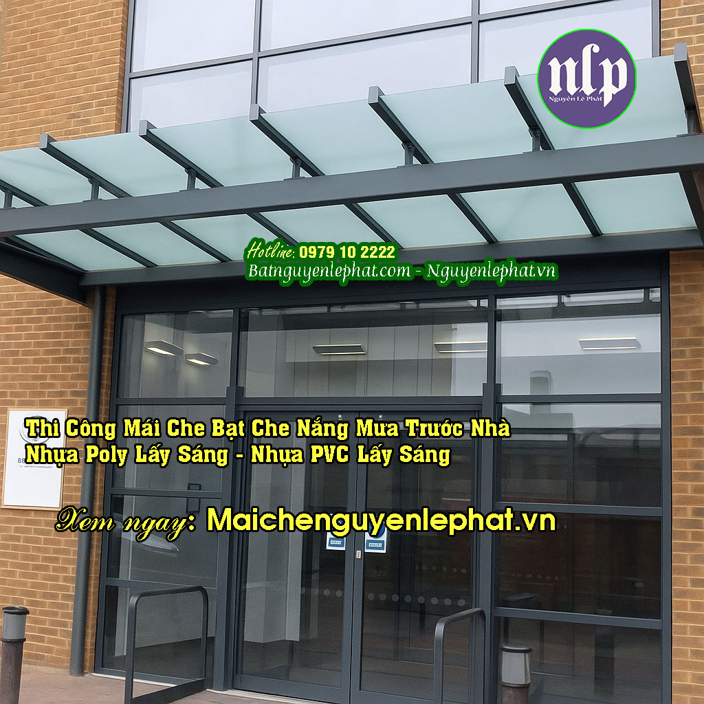 Thi công lắp nhựa lấy sáng poly Thi công lắp nhựa lấy sáng poly