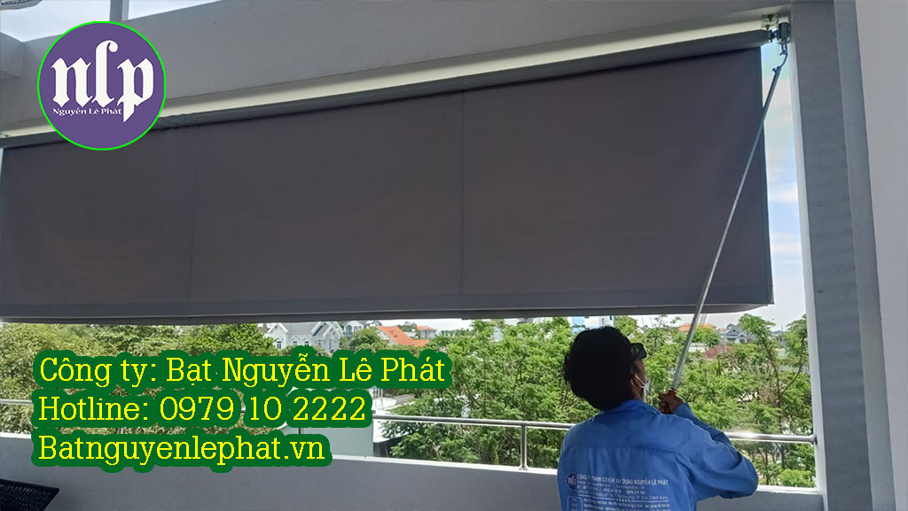 Thi Công Lắp Đặt Bạt Che Nắng Mưa Kéo Tay Ngoài Trời Gọi 0979 102222 ...