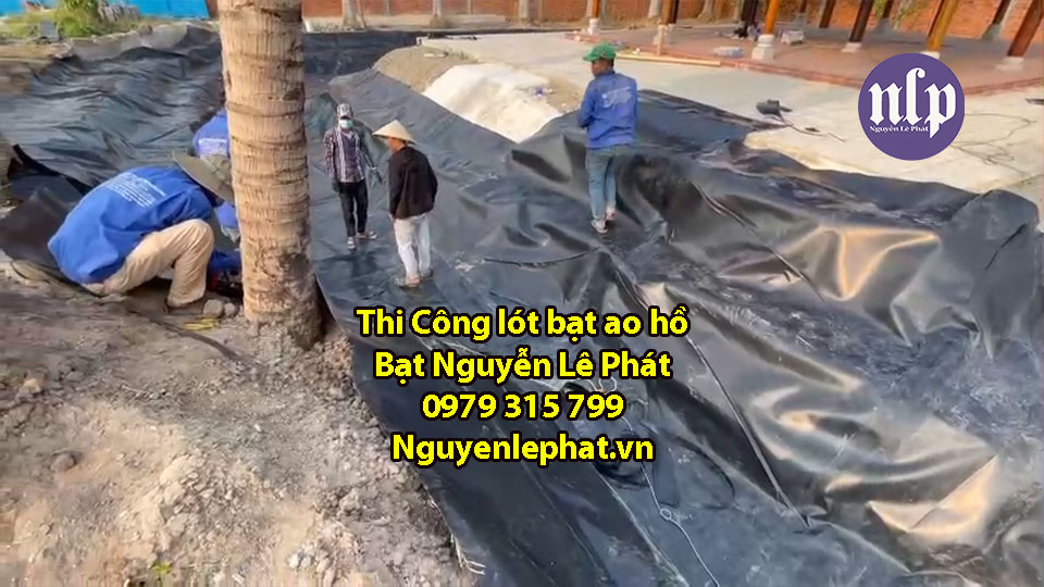 Thi công lót bạt ao hồ