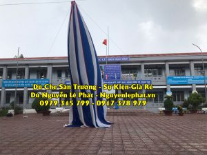 Dù che nắng sân trường học