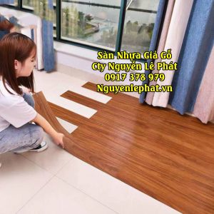 Báo giá thi công sàn nhựa gỗ phải chăng, nhiều ưu đãi hấp dẫn