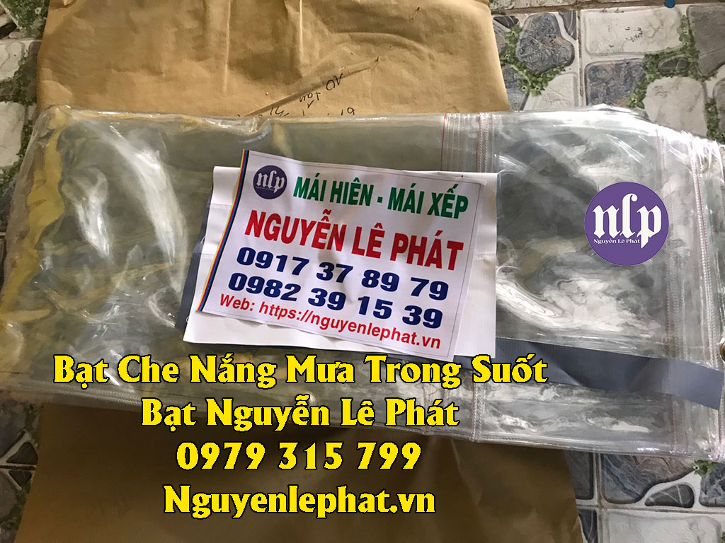 Bạt che mưa trong suốt